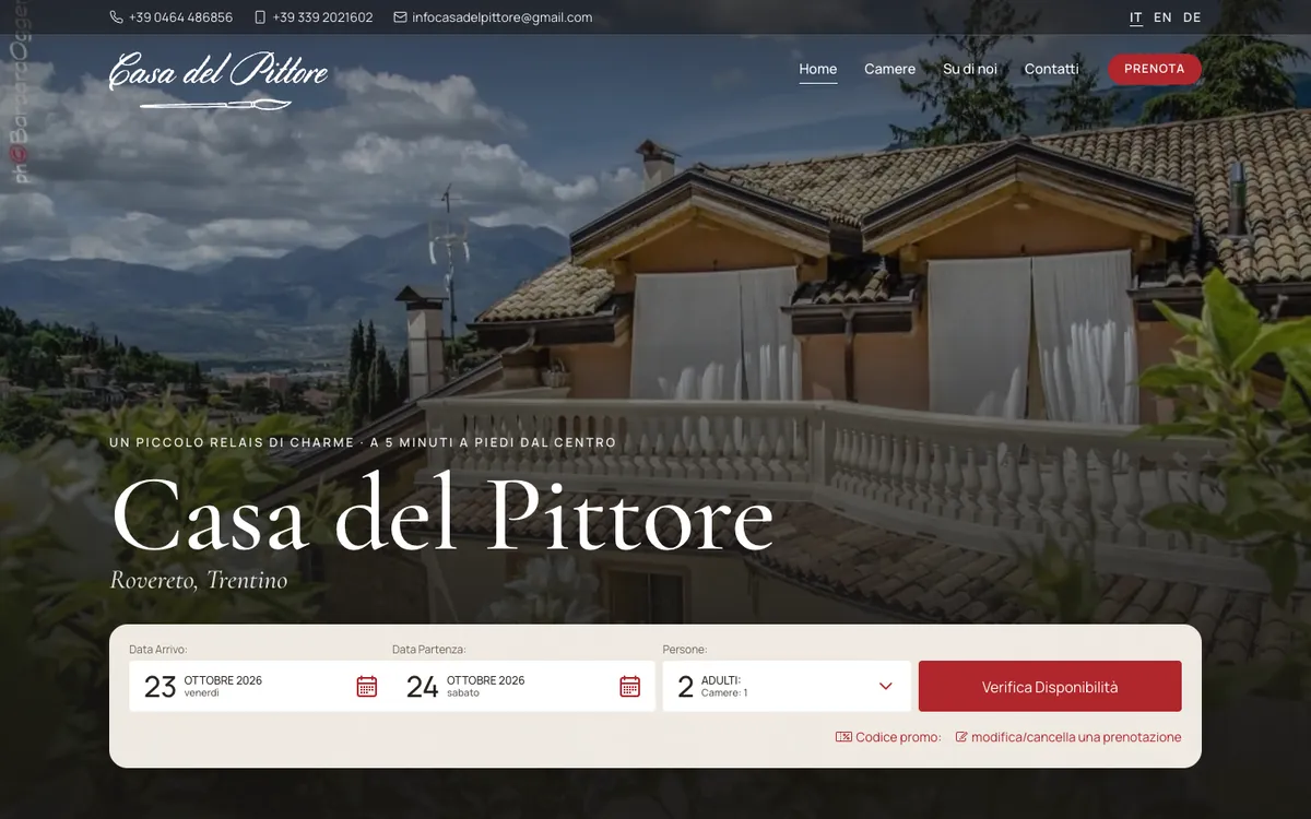 La home del nuovo sito di Casa del Pittore, con la foto della casa e il modulo di prenotazione nella prima schermata